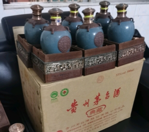 广东茅台酒瓶回收电话